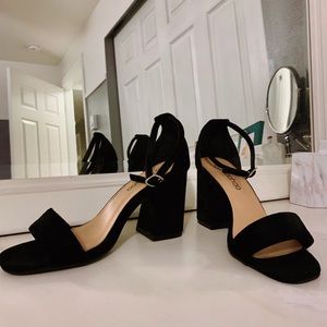 boohoo black block heel sandals
